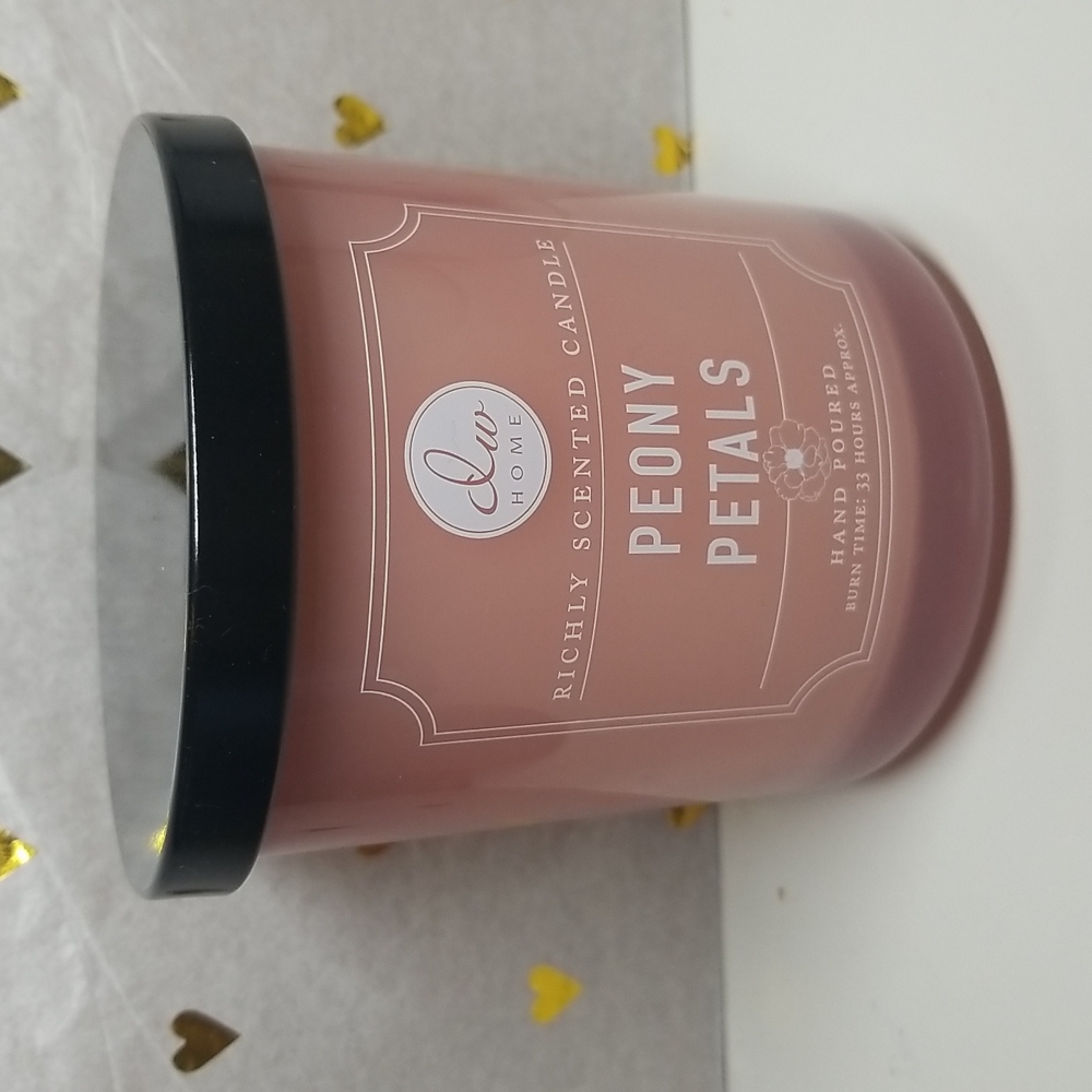 Brand New DW HOME Peony Petals scented candle